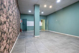 Local comercial en venta en Las Tres Cruces en Armilla