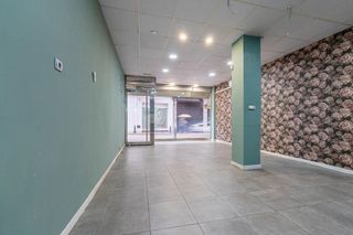 Local comercial en venta en Las Tres Cruces en Armilla