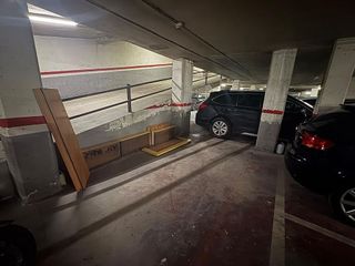 Garaje en venta en Sant Josep en Hospitalet de Llobregat, L´