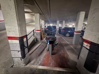 Garaje en venta en Sant Josep en Hospitalet de Llobregat, L´