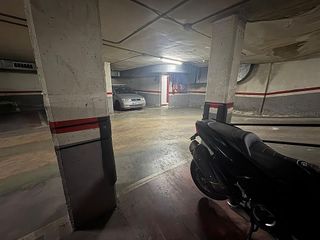 Garaje en venta en Sant Josep en Hospitalet de Llobregat, L´