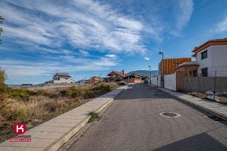 Terreno en venta en Zubia (La)