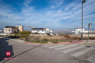 Terreno en venta en Zubia (La)