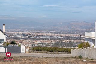 Terreno en venta en Zubia (La)