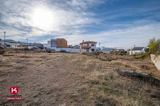 Terreno en venta en Zubia (La)