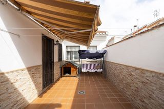 Casa adosada en venta en Peligros
