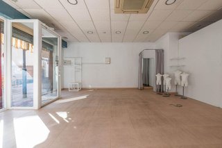 Local comercial en venta en Las Tres Cruces en Armilla