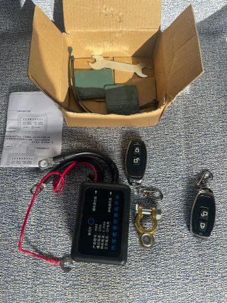 Cortacorrientes 12V 220A coche