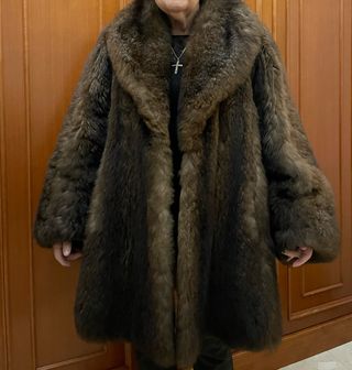 Abrigo de piel marrón