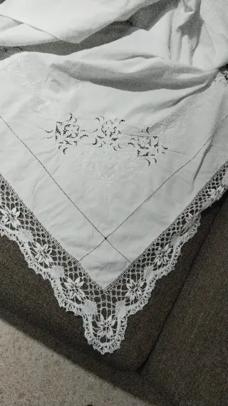 Sábana antigua bordada 2,60 x 2,50