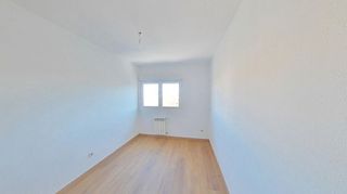 Piso en venta en Pradolongo en Madrid