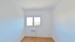 Piso en venta en Pradolongo en Madrid