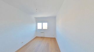 Piso en venta en Pradolongo en Madrid