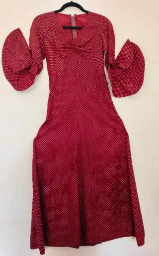 Vestido de fiesta granate con lunares