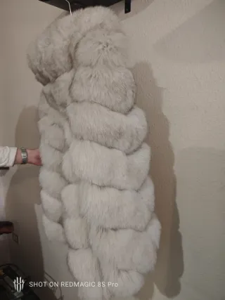 Abrigo de Zorro con Capucha