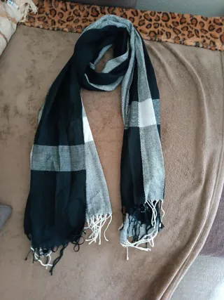 Pashmina a quadri nera e bianca