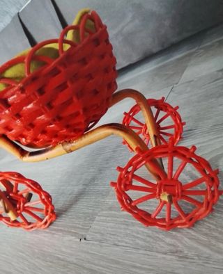 Bicicletta decorativa vintage con cesto