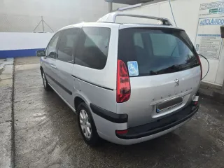 Peugeot 807 2004