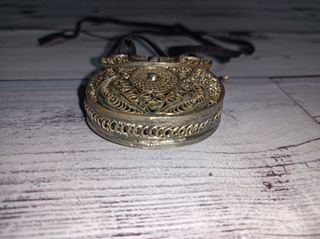 Antiguo Bolsito de Filigrana Metálico