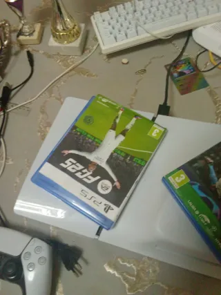 PlayStation 5 con juegos