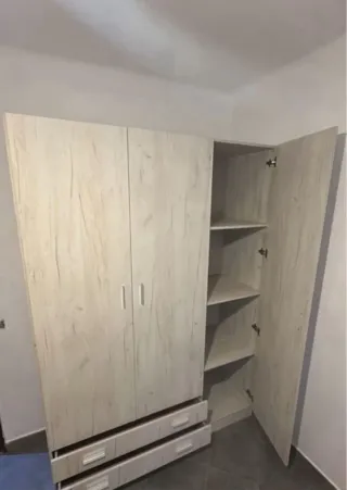 Armario 2 puertas y 4 cajones