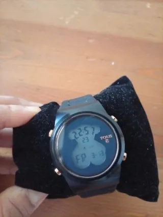 Reloj Tous Digital Negro y Dorado