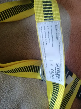 Arnés de seguridad para trabajos en altura