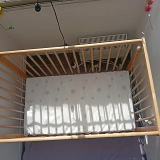 Cuna madera + colchón carrefour