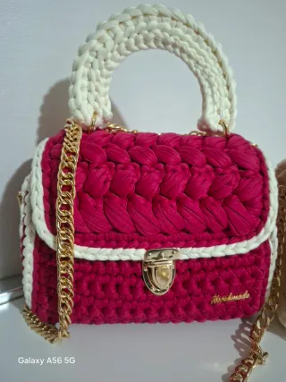Borsa uncinetto fucsia e bianca