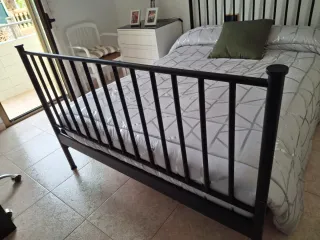Cama de hierro 135cm, en buen estado.