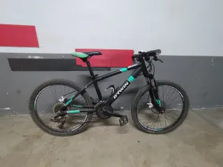 Bicicleta Btwin Montaña Negra/Verde Rockrider 700
