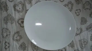 4 Piatti Grandi Bianchi in Porcellana