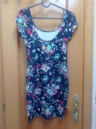 Vestido floral Pull&Bear Talla M