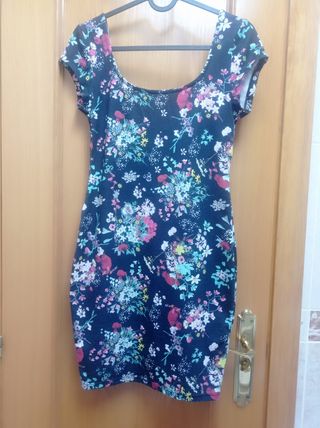 Vestido floral Pull&Bear Talla M