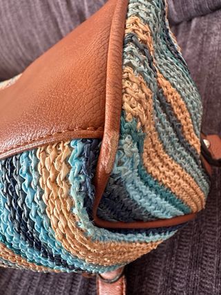 Bolso de hombro de rafia tejido multicolor