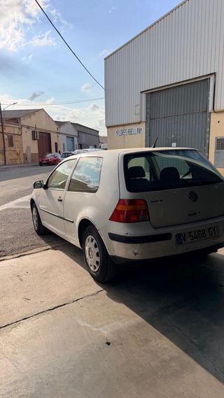 Volkswagen Golf 1.4 i año 2000 137000kms