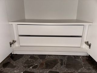 Armarios blancos de madera (2 unidades)