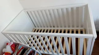 Cuna blanca bebé