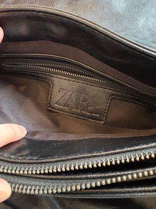 Bolso negro acolchado