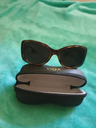 Gafas de sol Vogue con estuche original