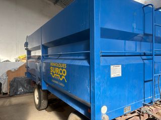 Tractor New Holland T4050 con remolque