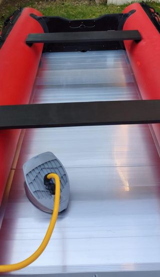 Barca hinchable roja con suelo rígido Golden Ship