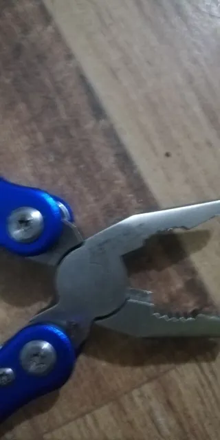 Alicate multiusos Stanley azul