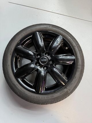 Llanta original MINI 17” con neumático