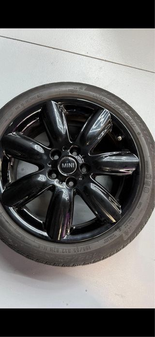 Llanta original MINI 17” con neumático
