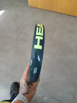 Palas y pelotas de padel