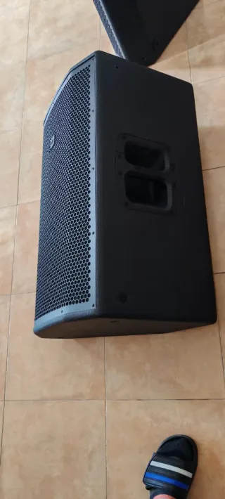 Pareja Altavoces JBL PRX815 y mesa Allen Heath