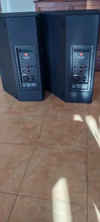 Pareja Altavoces JBL PRX815 y mesa Allen Heath