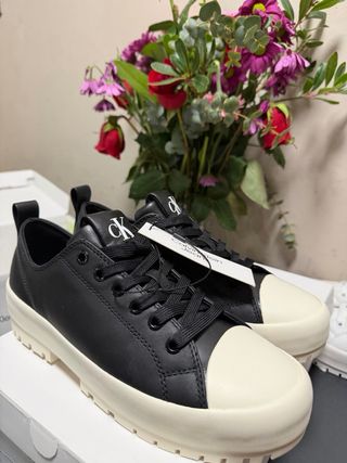 Zapatillas Calvin Klein Jeans Negras y Blancas