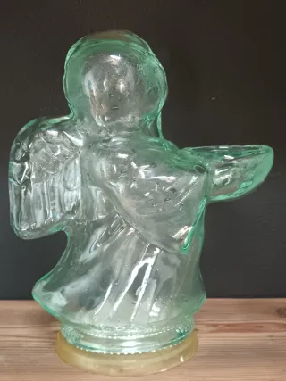 Angelo in vetro